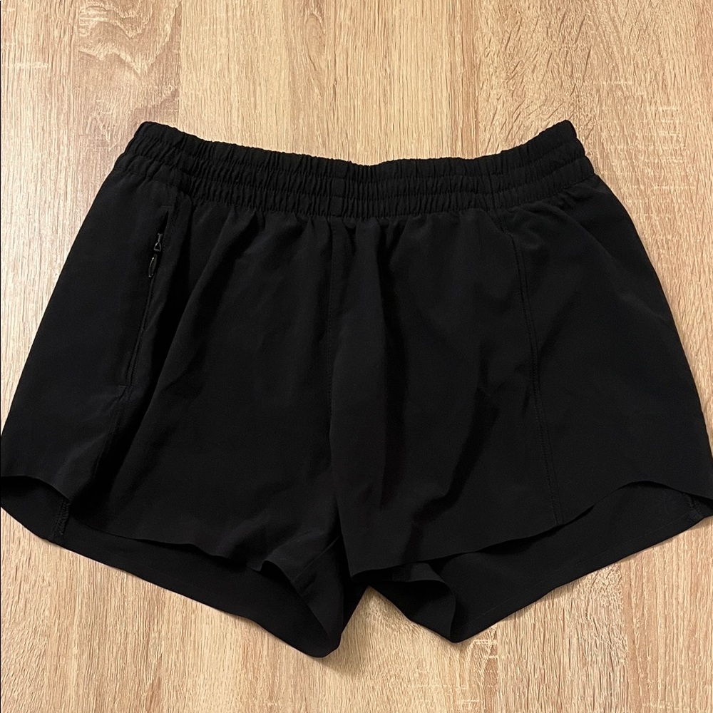 Athleta Girl Heart the Hustle 2.5 Short Black size 12